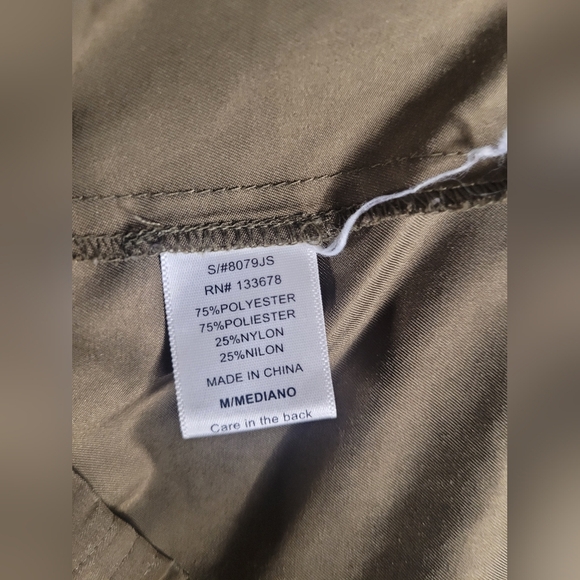 Forever 21 Olive Green Utility Cargo Jacket Med Excellent Condition - Picture 4 of 4